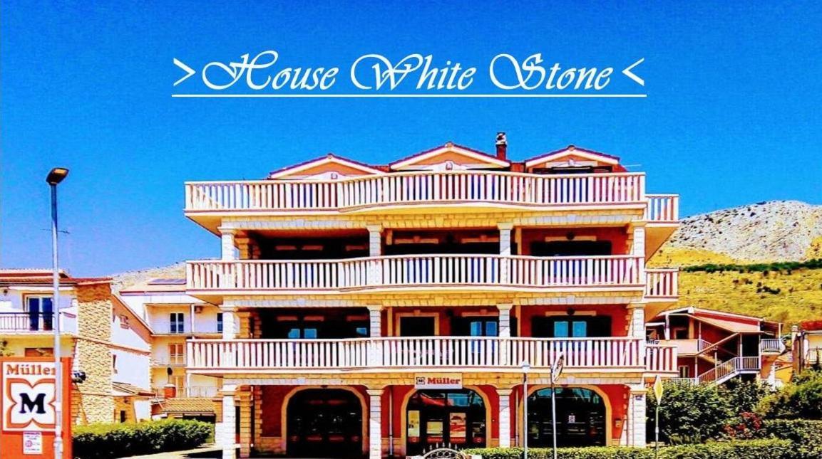 Апартаменти House White Stone Split Подстрана Екстер'єр фото